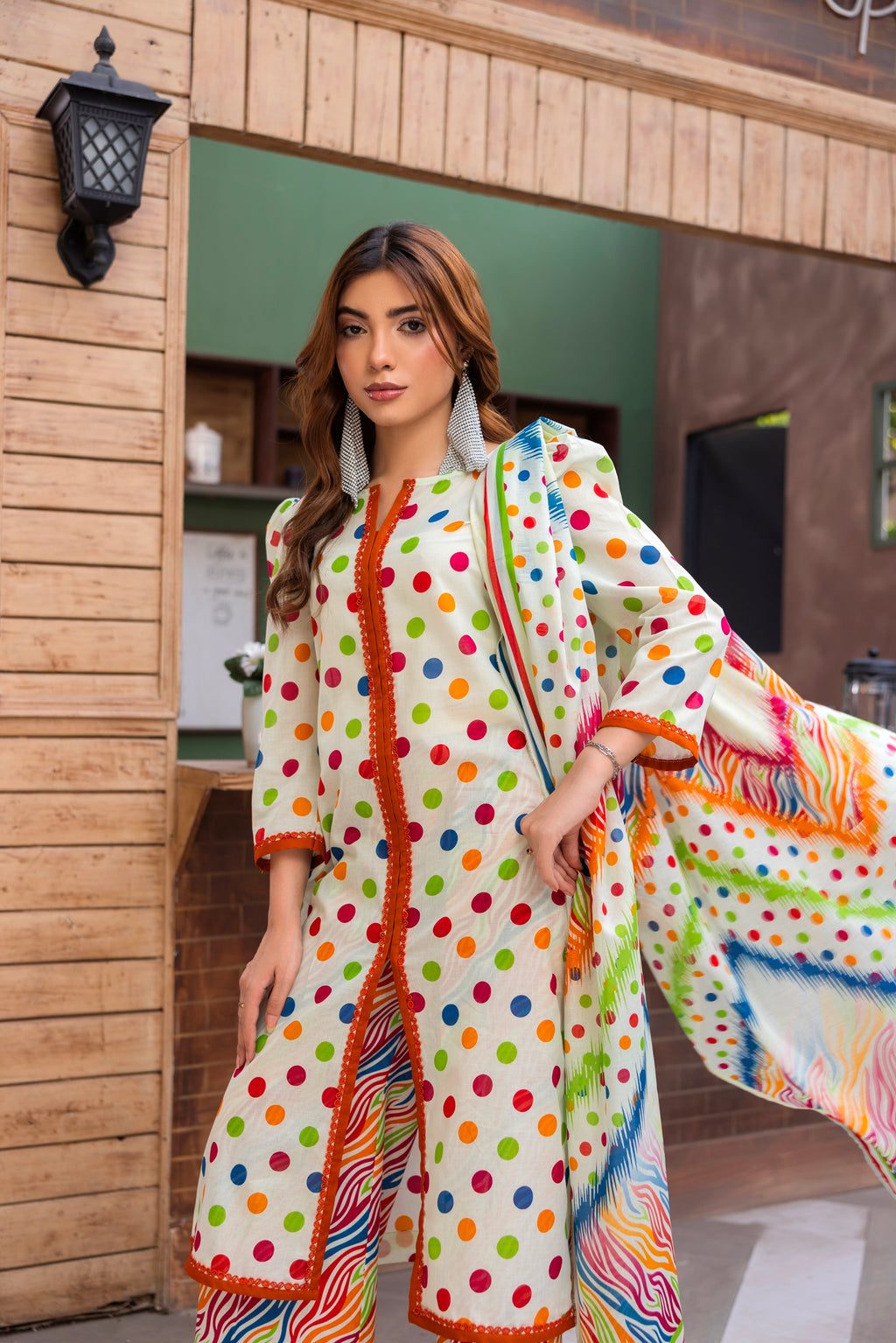 Platinum Print Lawn D-4 BIN NAEEM