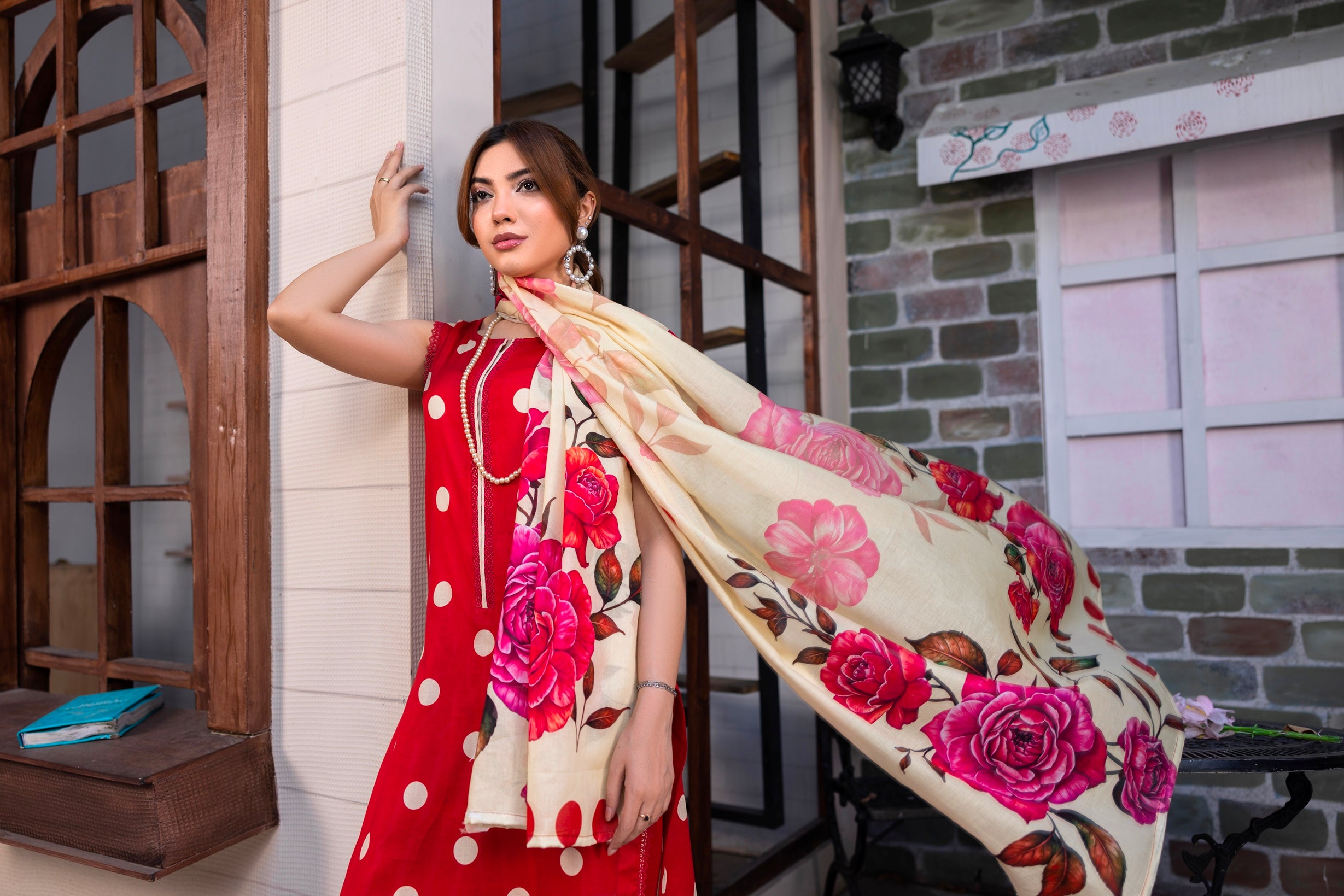 Platinum Print Lawn D-8 BIN NAEEM