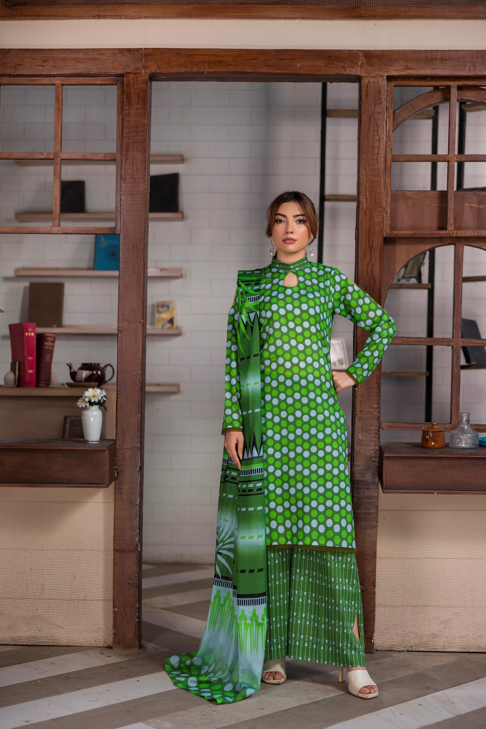 Platinum Print Lawn D-10 BIN NAEEM