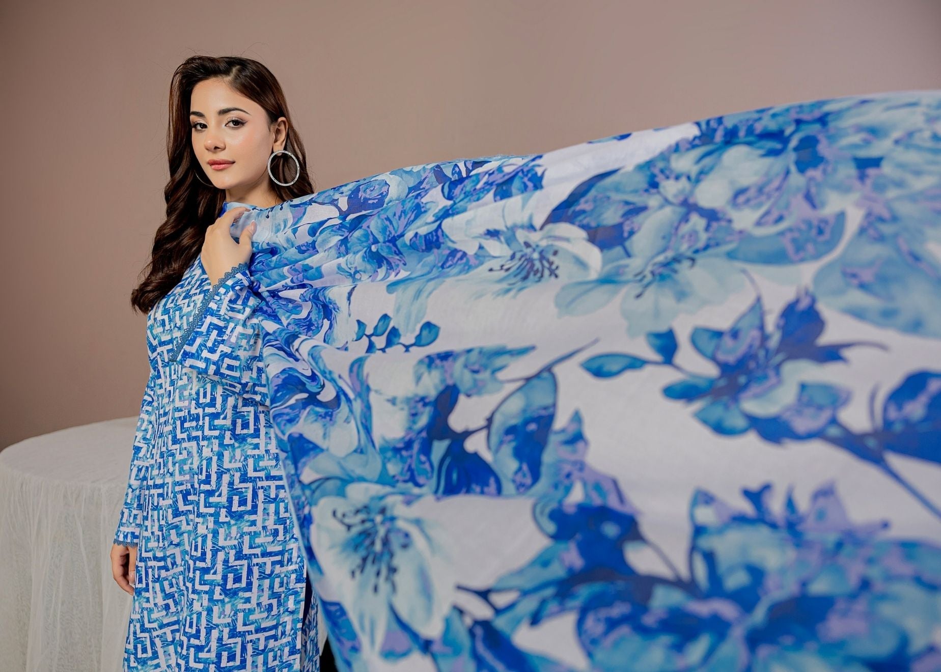Platinum Print Lawn D-9 BIN NAEEM